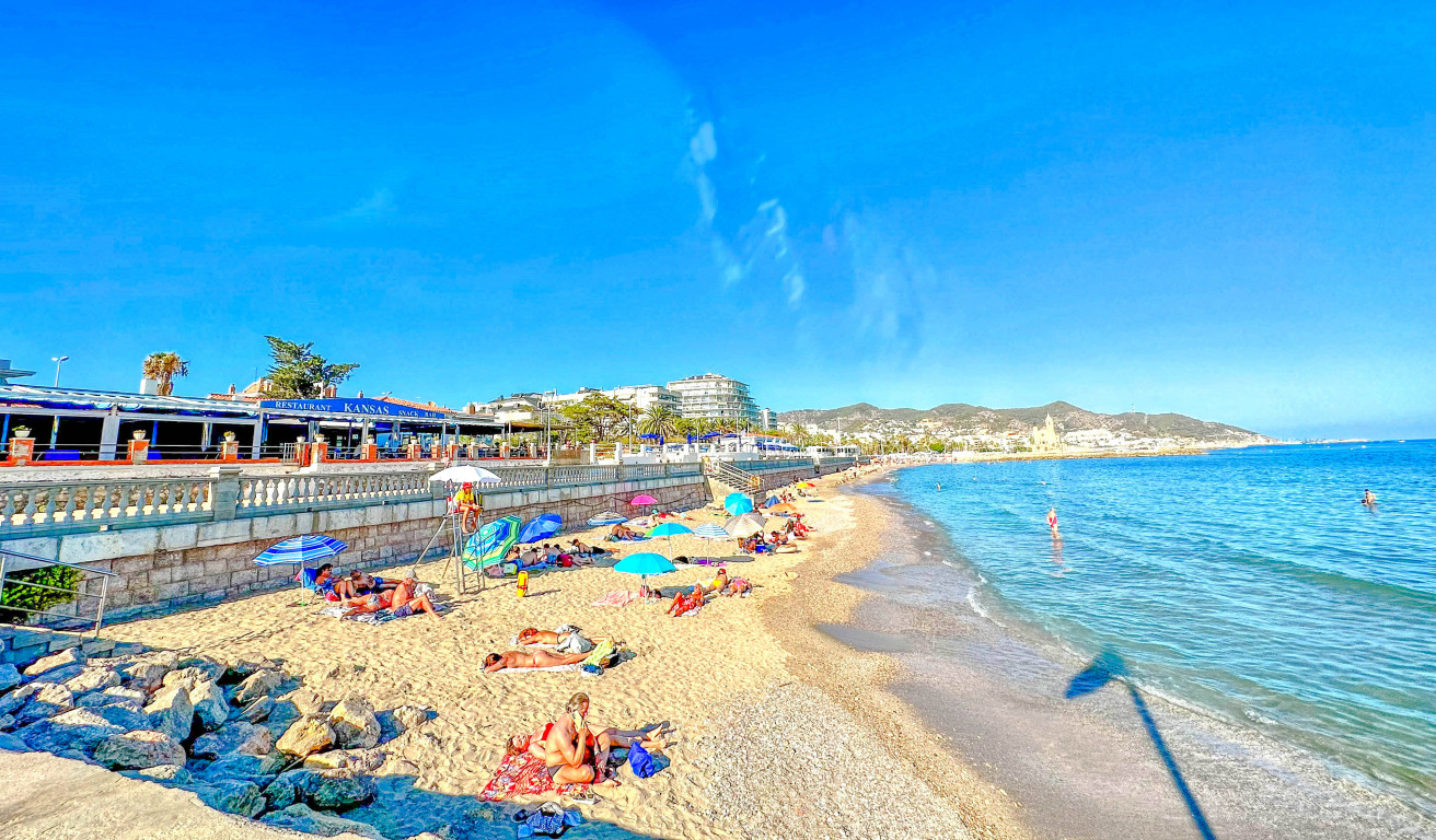 Estanyol Beach